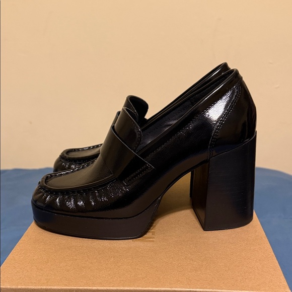 Steve Madden Glossy Black Slip-Ons - Picture 4 of 8